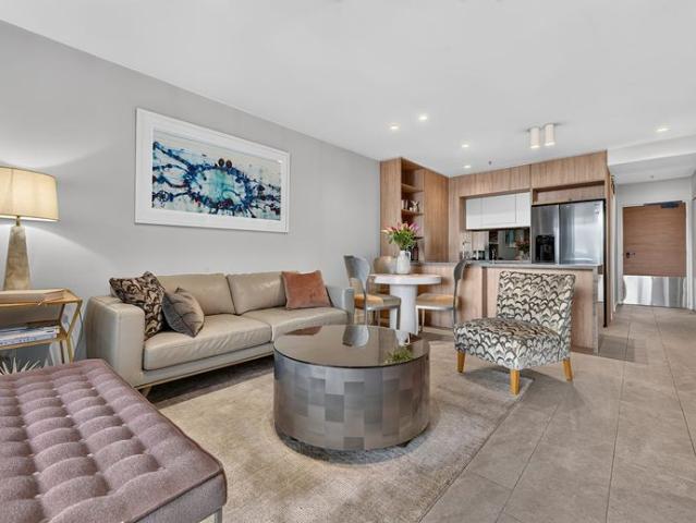 Luxury Beachside Living at Vue Broadbeach