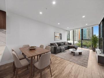 Luxury Beachside Living in the Heart of Main Beach