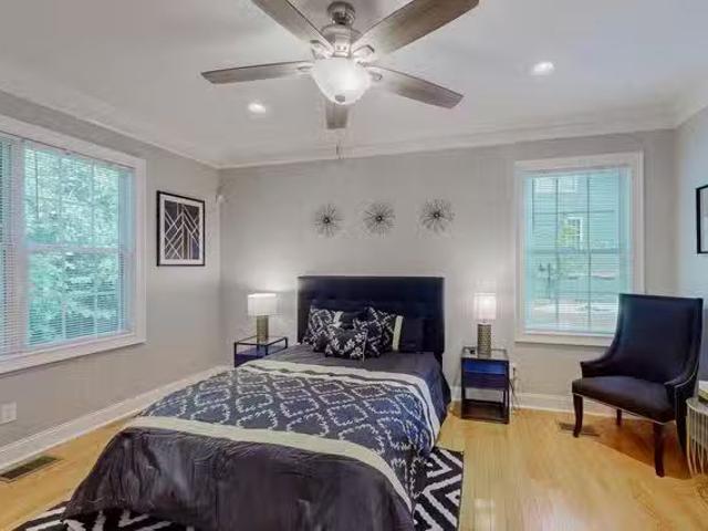Luxury Beautiful 4 Bedroom Home in the Historic College Park D.