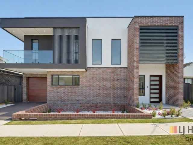 LUXURY BRAND NEW FREESTANDING HOME! OPEN SATURDAY AT 1:00PM