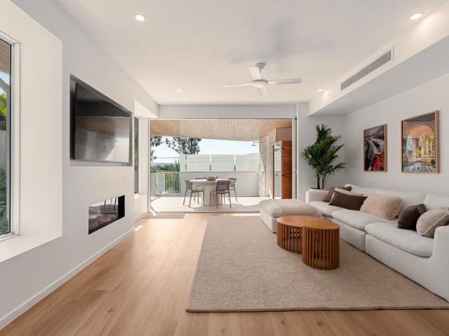 Luxury Burleigh Heads Living | Walking Distance to the Beach