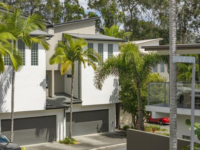 Luxury Golf Course Living with Strong Investment Appeal