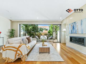 Luxury Golfside Living in Prestigious Fairway Residences