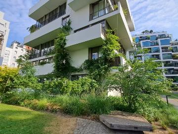 Luxury Garden Apartment in Friedrichshain