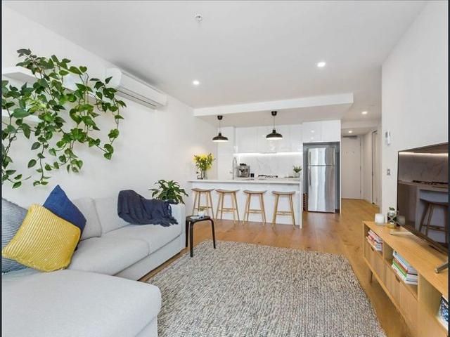 Luxury Ground Floor One Bedroom + Study in the Exclusive Eden Complex