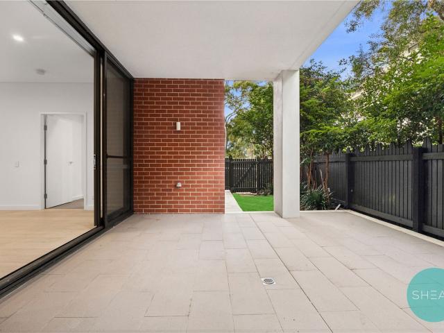 LUXURY GROUND FLOOR APARTMENT WITH PRIVATE GARDEN & ENTERTAINER'S TERRACE