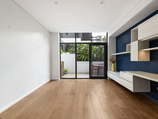Luxury ground floor apartment in resort style complex