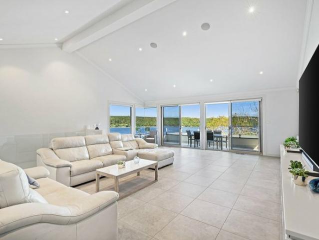 Luxury Deep Waterfront Residence