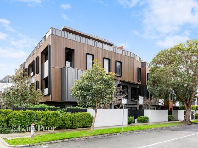 Luxury defined by space, privacy & courtyard appeal