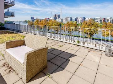Luxury design apartment serviced with river and skyline view, Frankfurt Amsterdam Apartments for Rent