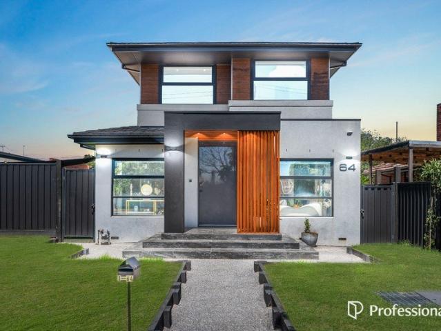 LUXURY, DESIGN & FUNCTIONALITY A MASTERPIECE IN ASHWOOD