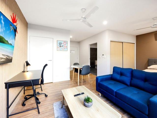 LUXURY DESIGNER EXECUTIVE LIVING Fully Furnished. Water/Internet/Electricity Included