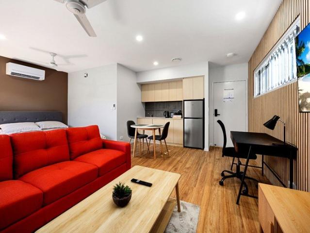 LUXURY DESIGNER EXECUTIVE LIVING Fully Furnished. Water/Internet/Electricity Included