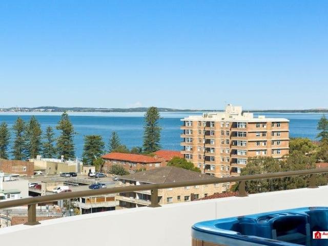 Luxury Dual Level Penthouse with Spectacular Botany Bay Views I Furnished Option Available