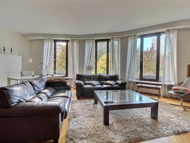Luxury duplex apartment, 3 bedrooms 2 garages