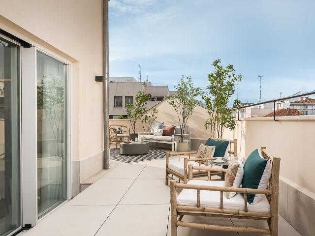 Luxury duplex apartment with terrace for rent in Salamanca district