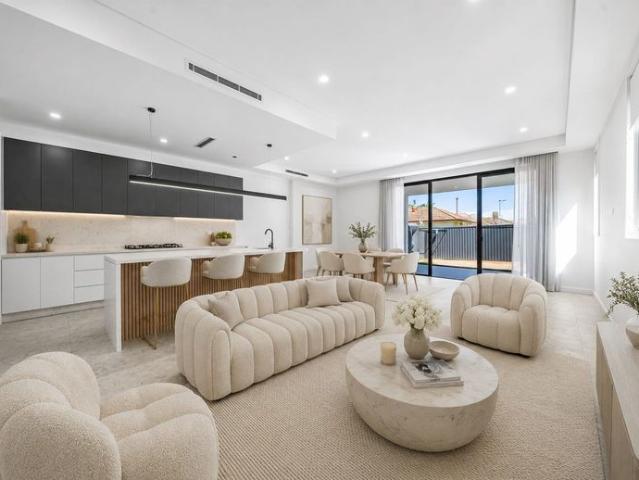LUXURY DUPLEX WITH PREMIUM FINISHES