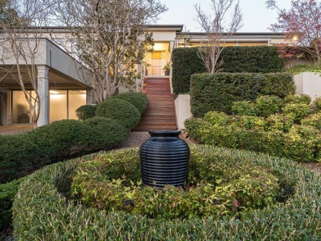 Luxury Entertainer with Valley Views