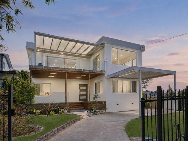 Luxury entertainer with coast views