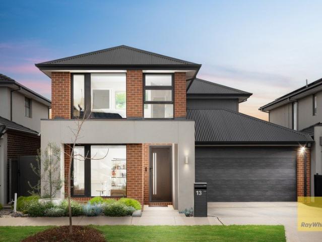 Luxury, Elegance & Exceptional Family Living in Mt Atkinson