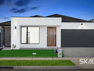 LUXURY, ELEGANCE, LOCATION!