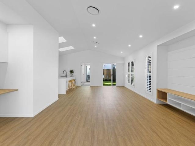 Luxury, Executive Unit