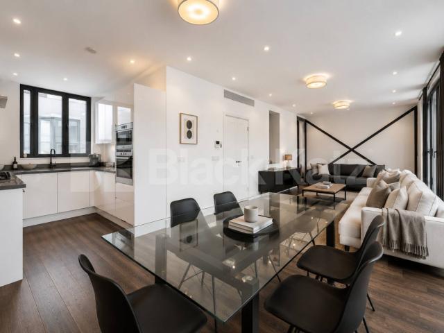 Luxury Four Bedroom Penthouse with Four En Suites & Balcony, Old Street