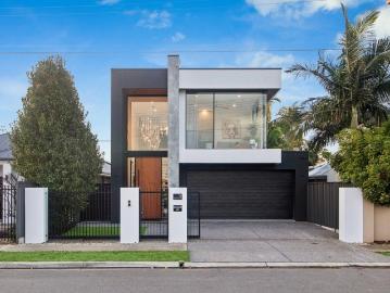 Luxury Family Entertainer with Picturesque Park Views