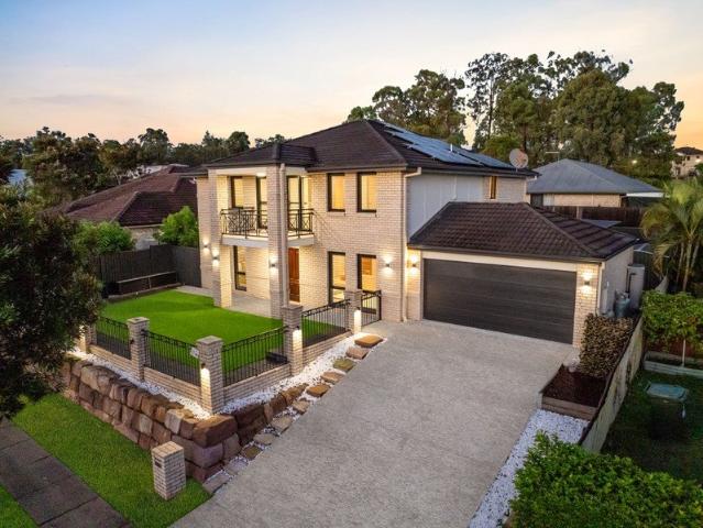Luxury Family Home in Stretton State College Catchment