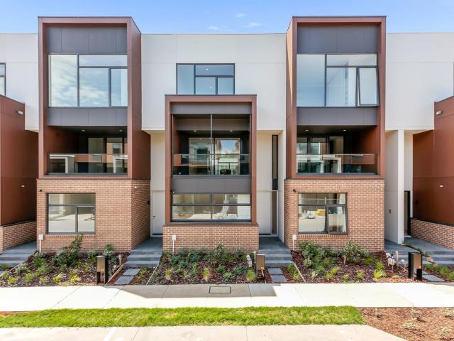 Luxury Family Home in Prime Glen Waverley Location