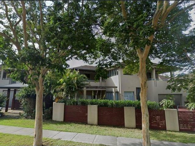 Luxury Family Home with Pool in Sought After Indooroopilly