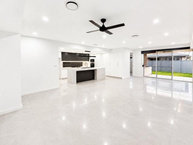 Luxury Family Living | 6 Bedrooms | 4 Bathrooms