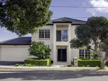 LUXURY FAMILY LIVING