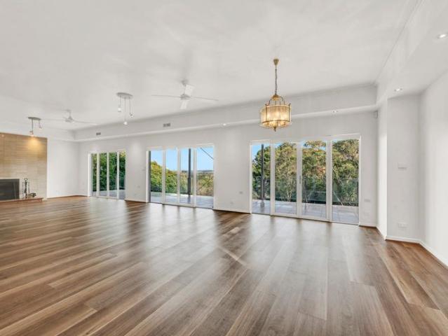 LUXURY FAMILY LIVING WITH BREATHTAKING VIEWS!