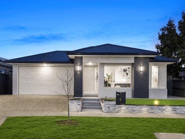 Luxury Family Living with Designer Finishes & 10kW Solar