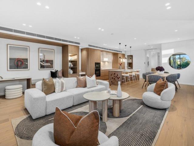 Luxury Family Living with Exceptional Craftsmanship and Designer Finishes On 462m2 approx. of Land