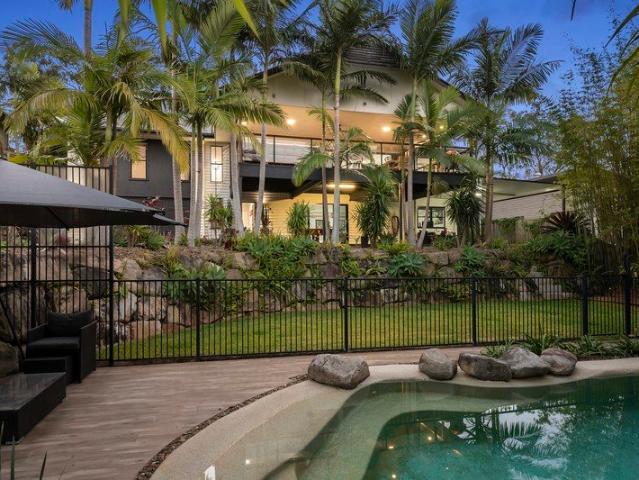 Luxury family living with pool and dual living