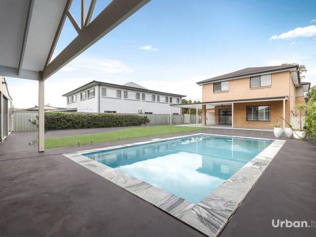 Luxury Family Living with Pool, Sauna & Exceptional Entertaining