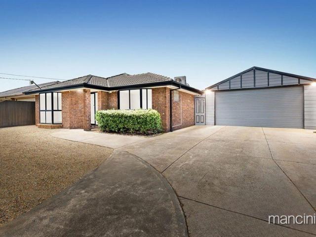 Luxury Family Living with Pool, Shed & Dual Master Suites