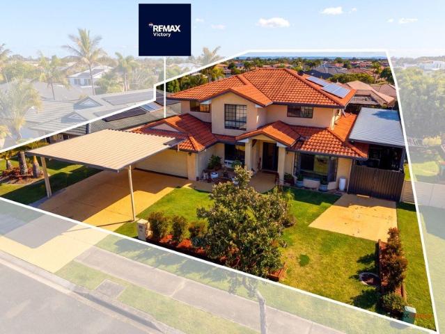 Luxury Family Living with Resort Style Entertaining & Private Lift