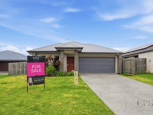 Luxury Family Living with Side Access in a Quiet Cul de sac
