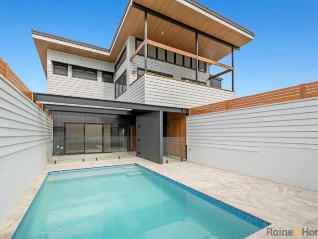Luxury Family Living Brand New Home