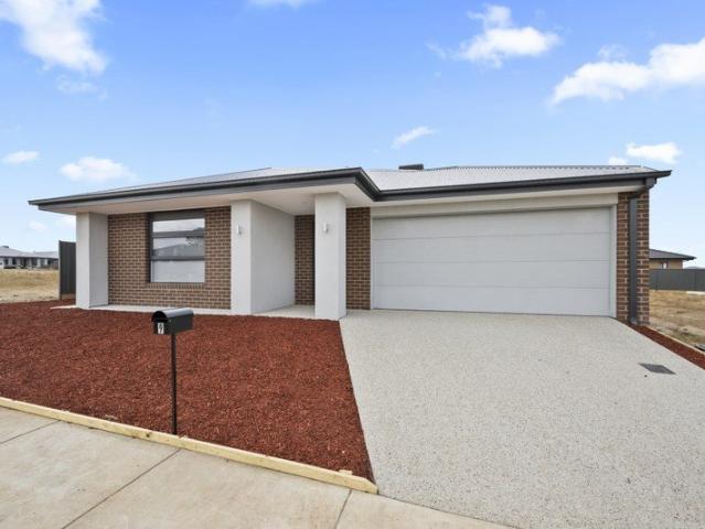 LUXURY FAMILY LIVING IN THE HEART OF LUCAS