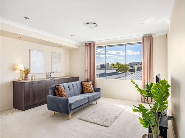 LUXURY FAMILY LIVING IN THE HEART OF ROCHEDALE