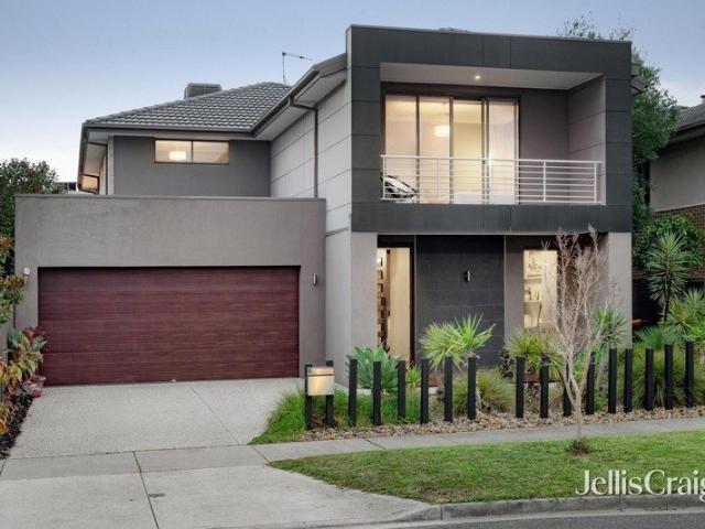 Luxury Family Living in McKinnon Zone