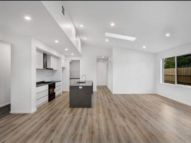 Luxury Family Living in Prestigious Warranwood