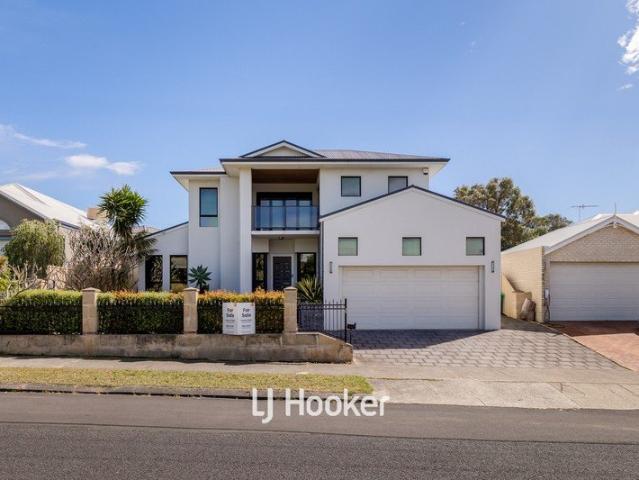 Luxury Family Living Moments from the Beach!