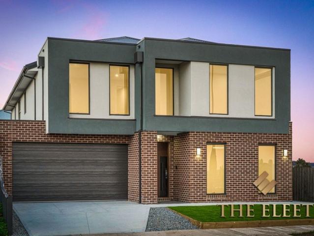 Luxury Family Living Next to Parkland in Prestigious Fraser Rise