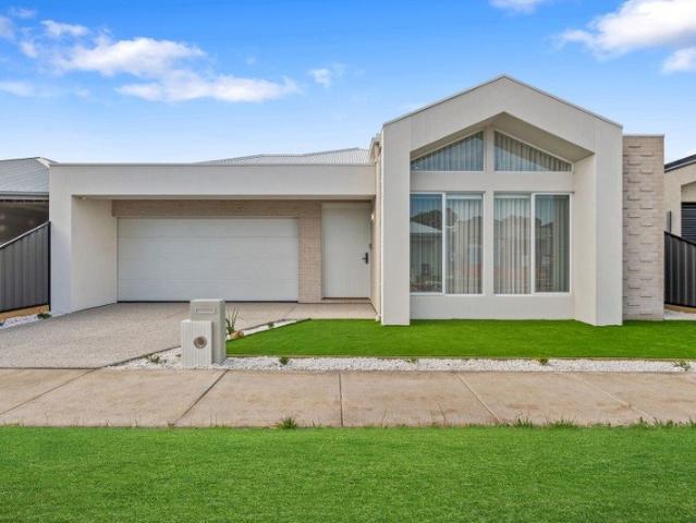 Luxury Family Living Off Brookfield Boulevard
