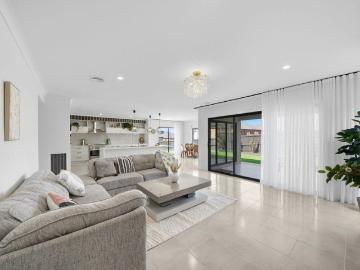 Luxury Family Rental | Prestigious Parkfront Living in Donnybrae Estate